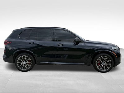2025 BMW X5 M60i