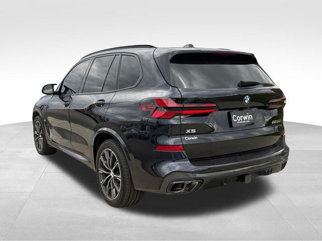 2025 BMW X5 M60i
