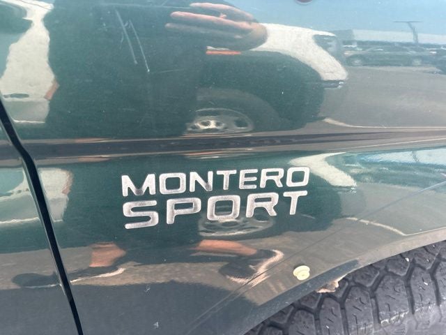 2000 Mitsubishi Montero Sport XLS