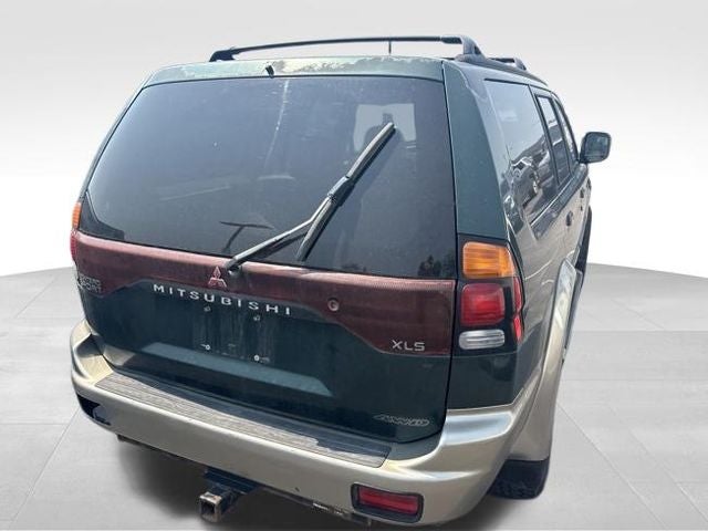 2000 Mitsubishi Montero Sport XLS