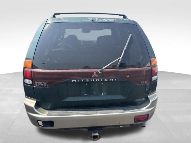 2000 Mitsubishi Montero Sport XLS