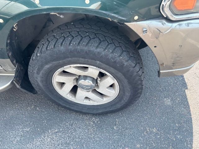 2000 Mitsubishi Montero Sport XLS