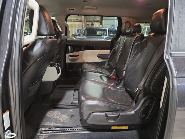 2022 Kia Carnival EX