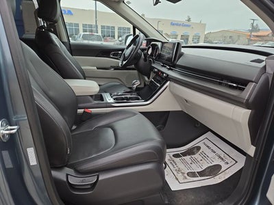 2024 Kia Carnival EX