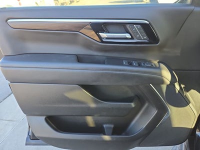 2025 Chevrolet Suburban LT