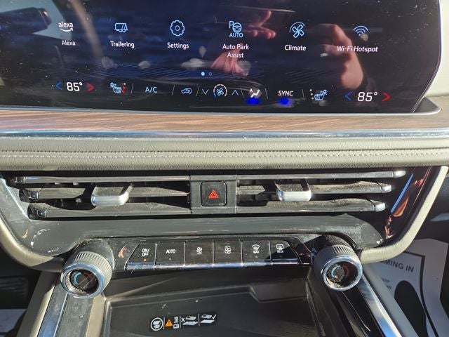 2025 Chevrolet Suburban LT