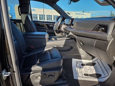 2025 Chevrolet Suburban LT