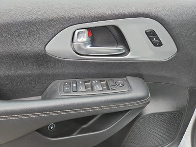 2024 Chrysler Pacifica Hybrid Select S Appearance