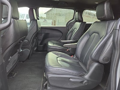 2024 Chrysler Pacifica Hybrid Select S Appearance