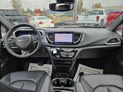 2024 Chrysler Pacifica Hybrid Select S Appearance