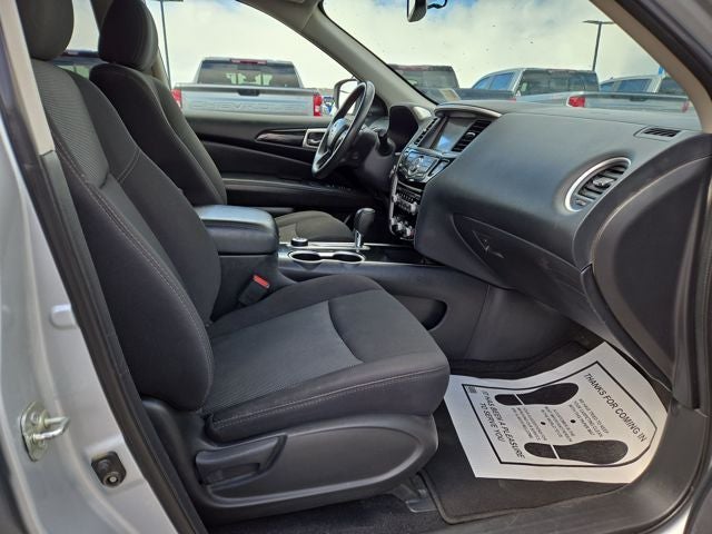 2020 Nissan Pathfinder SV