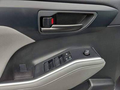 2023 Toyota Highlander Hybrid LE