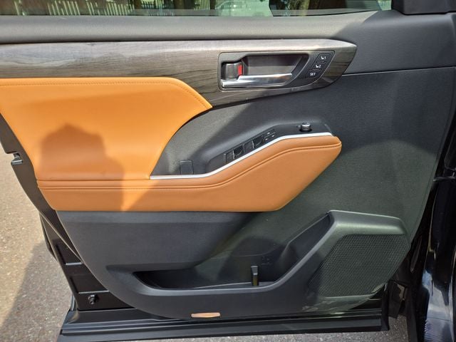 2024 Toyota Highlander Platinum