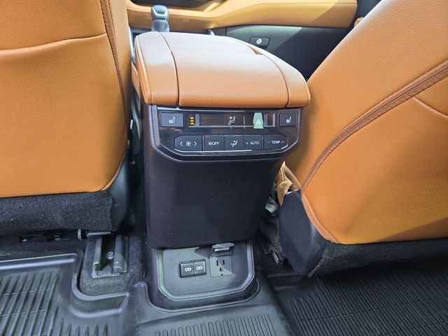 2024 Toyota Highlander Platinum