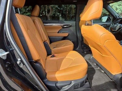 2024 Toyota Highlander Platinum