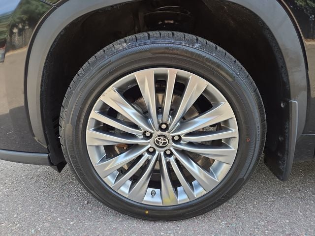 2024 Toyota Highlander Platinum