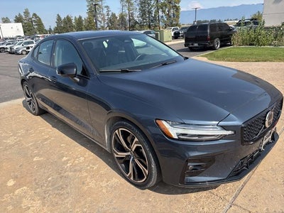 2024 Volvo S60 B5 Plus Dark Theme