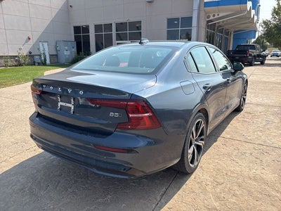 2024 Volvo S60 B5 Plus Dark Theme