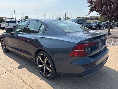 2024 Volvo S60 B5 Plus Dark Theme