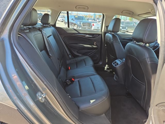 2018 Buick Regal TourX Essence